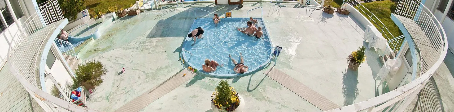 Ridning & Bad i en geotermisk pool (08.00/9 t./2,5 t. ridning) (C07)